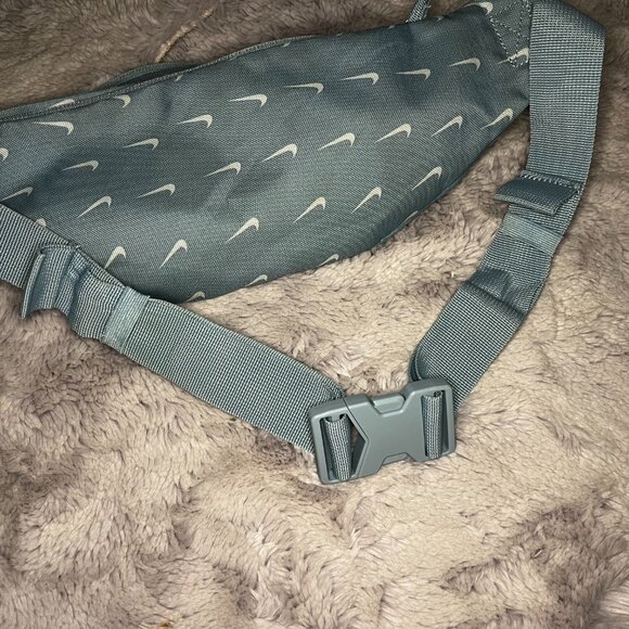 Nike Fanny Pack Belt Bag - Picture 4 of 5